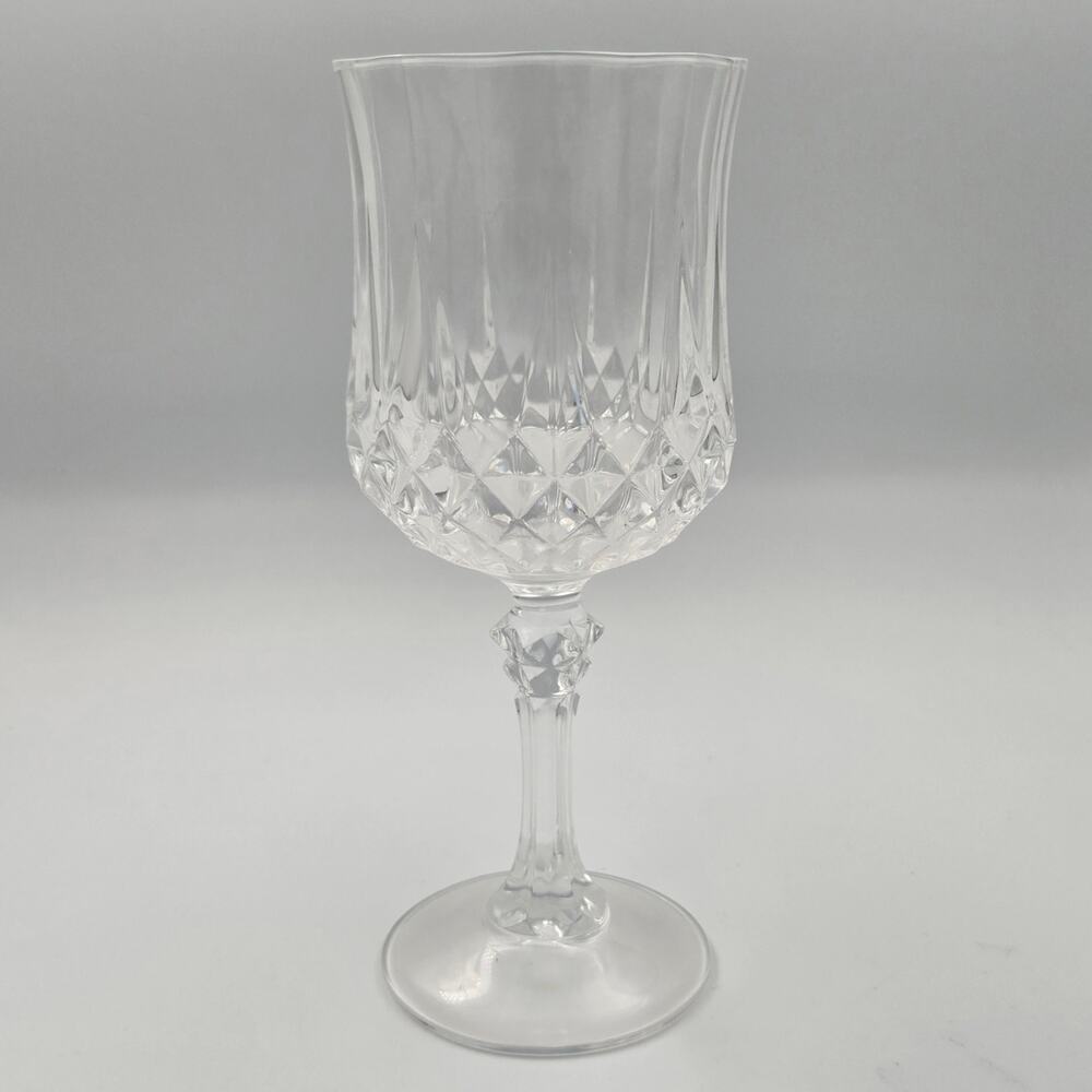 Glass Wine Goblet with Diamond-Tipped Molding
